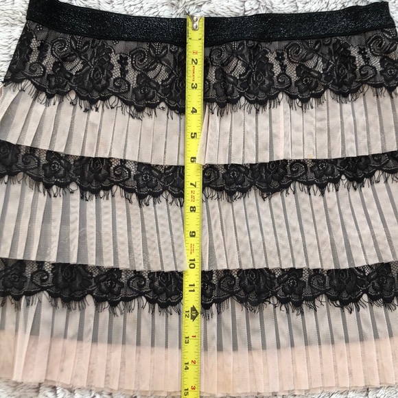 Designer party pleated lace mini skirt - Picture 6 of 6